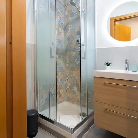 Emilia Modern With Free Parking Appartement Rome